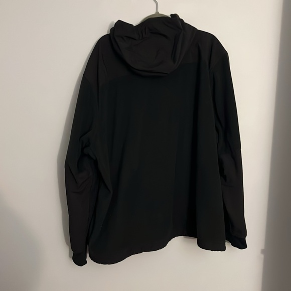 Men’s Coat - Picture 2 of 3